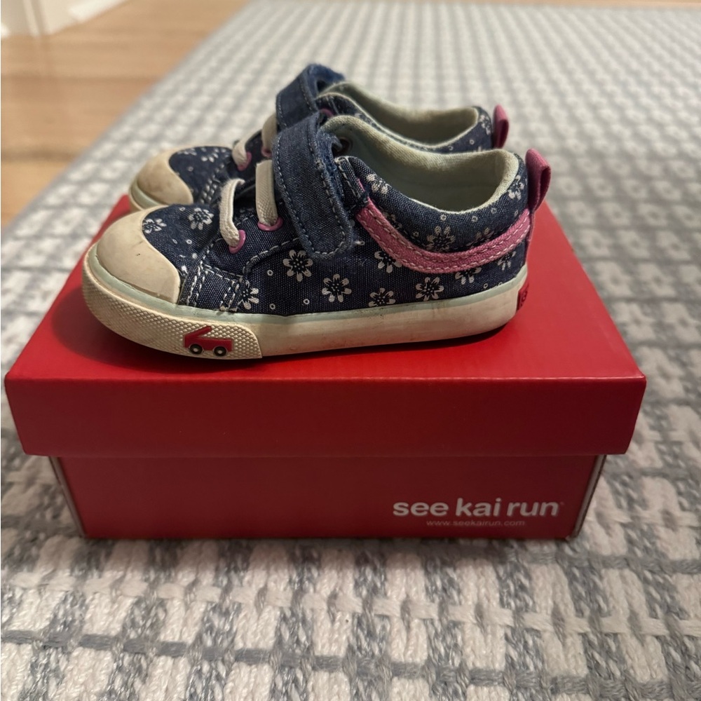 See Kai Run Kids' Navy Floral Sneakers